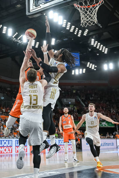 内拿球的机 内拿球的机