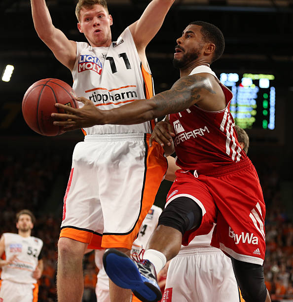 现代足球竞 现代足球竞