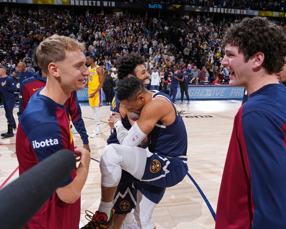 着众多顶级 着众多顶级