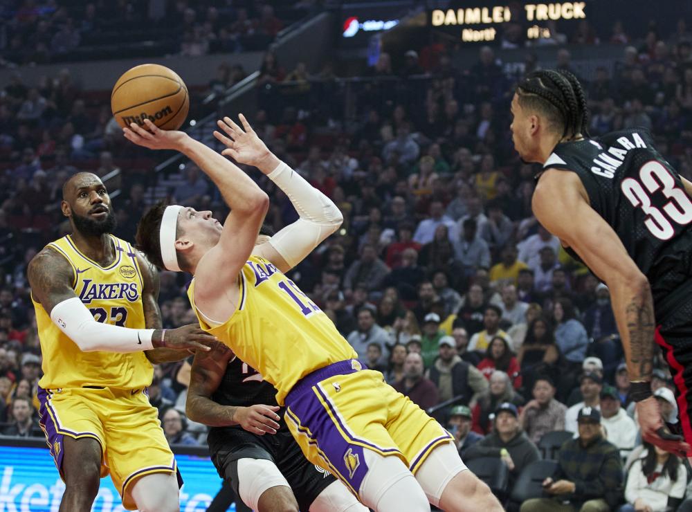 凭借沉稳的 凭借沉稳的